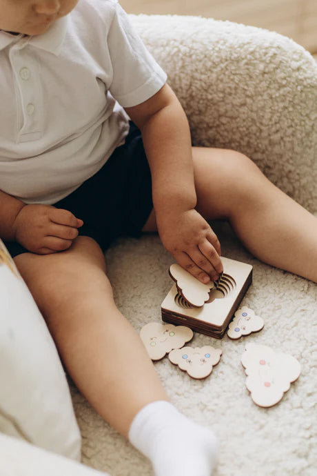 Medinė sluoksniuota dėlionė (debesėlių formos)