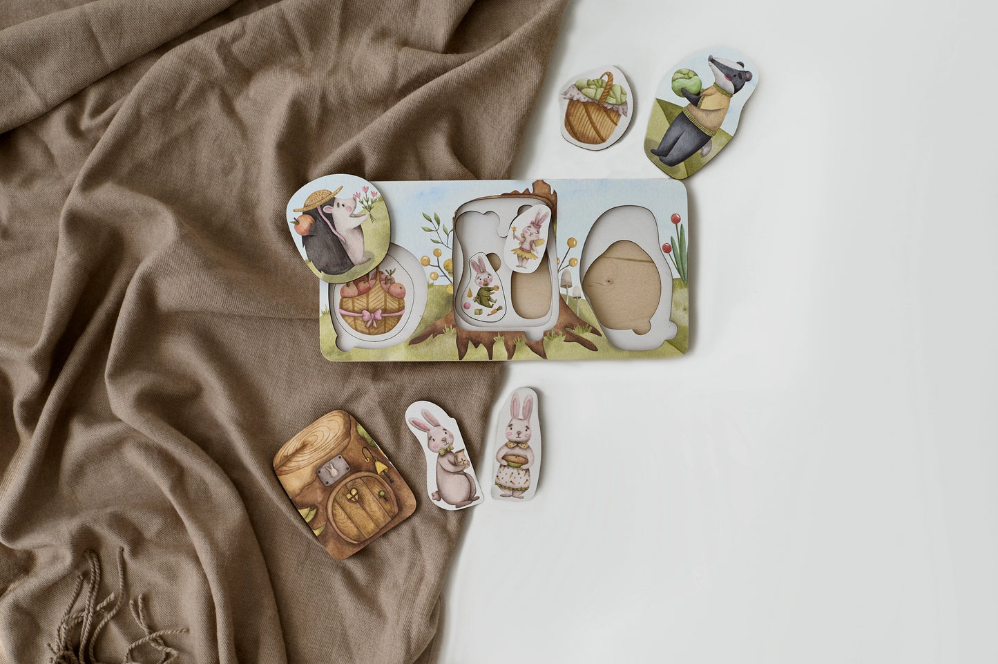 Montessori dėlionė su zuikiais