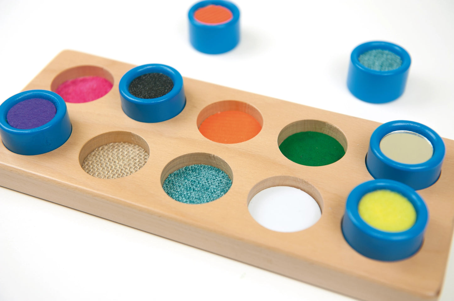 Montessori jutiminiai kubeliai (tekstūrų žaidimas)