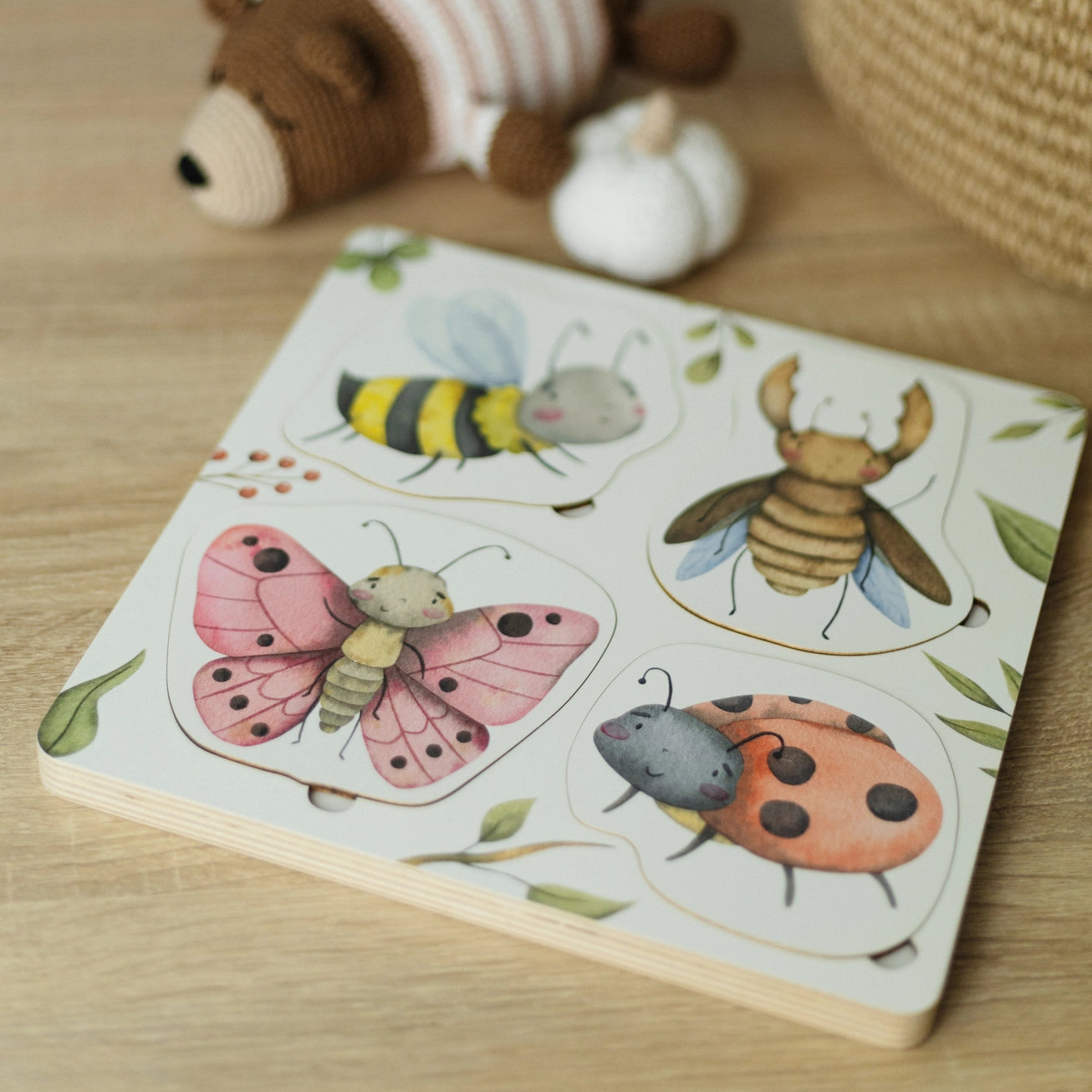 Edukacinė medinė Montessori dėlionė „Vabzdžių gyvenimo ciklas“